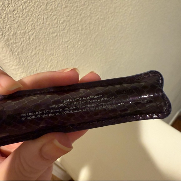 Tarte Lights, Camera, Splashes Waterproof Mascara - Picture 3 of 5